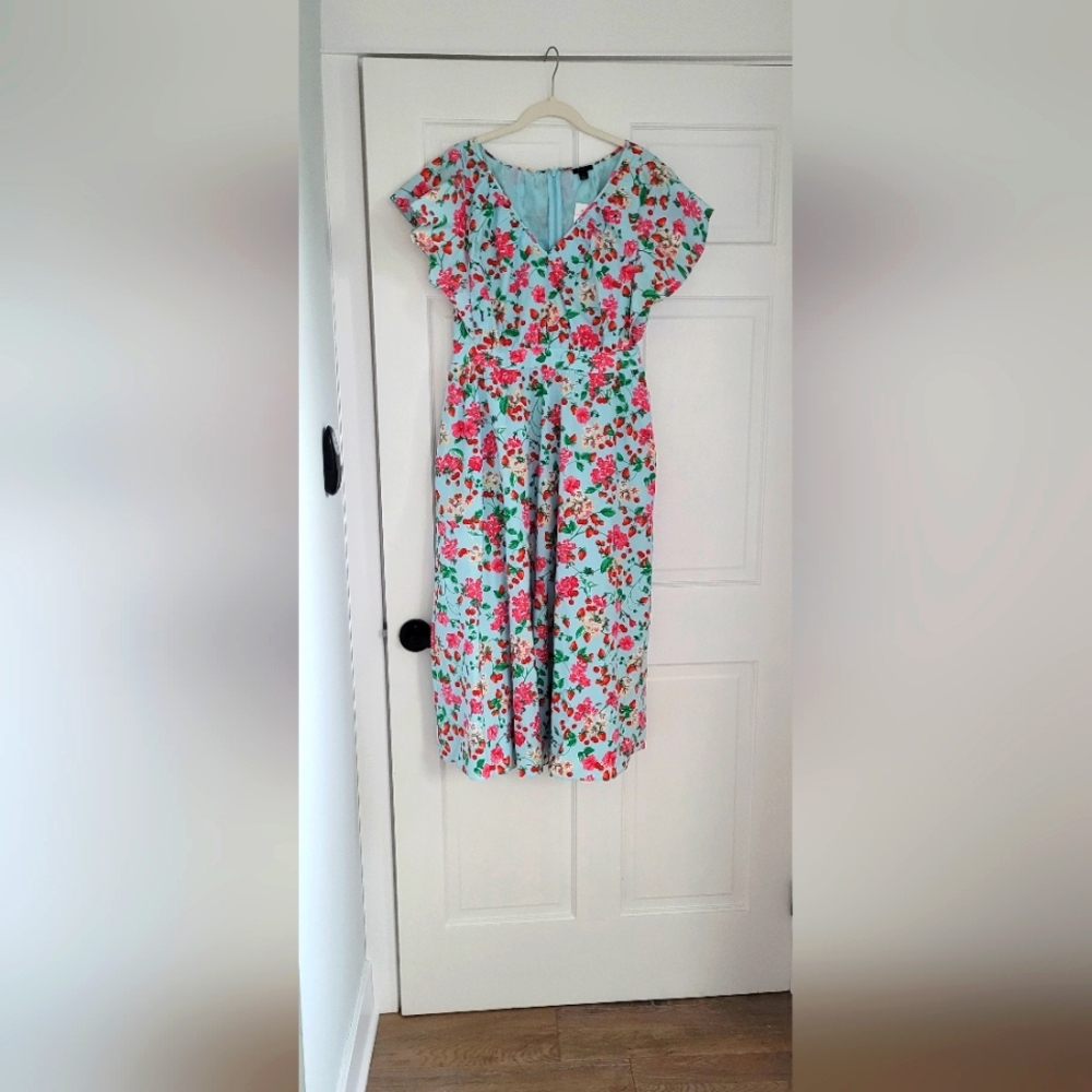 Floral Flutter Sleeve Flare Dress 🍓🌺